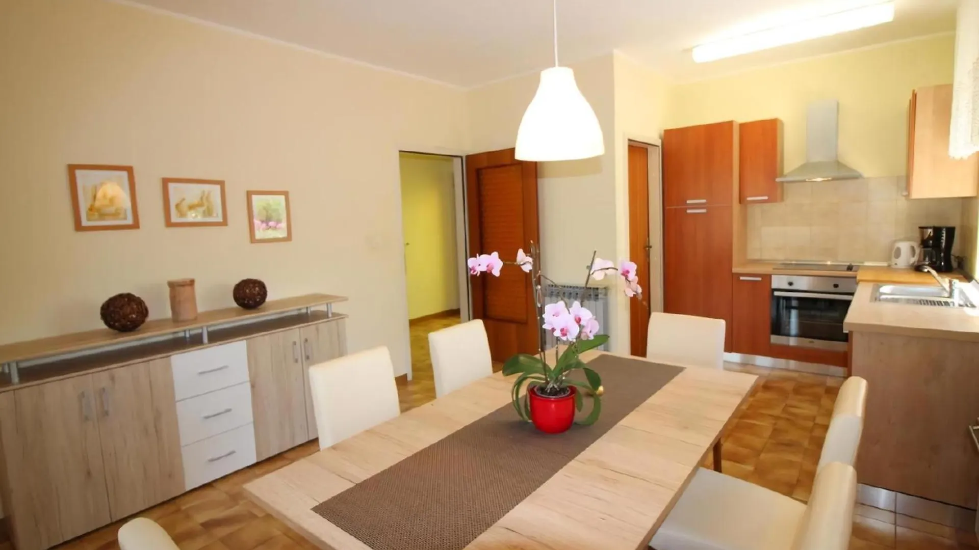 Apartment Ferienwohnung Tino Mit Garten In Strandnaehe Funtana Croatia