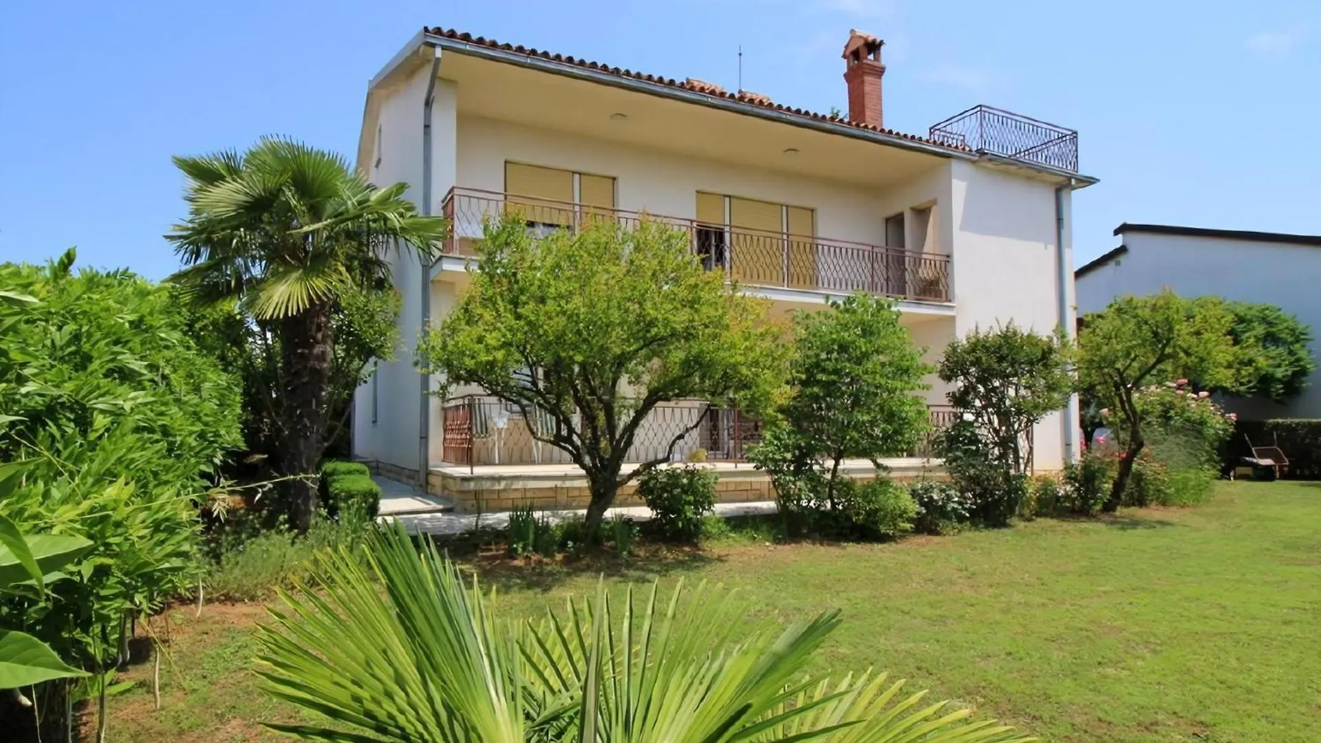 Apartment Ferienwohnung Tino Mit Garten In Strandnaehe Funtana
